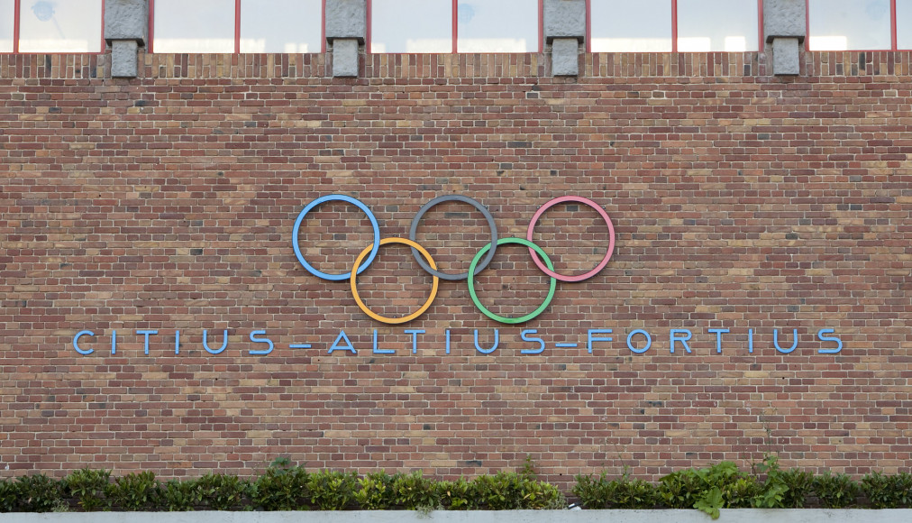 Devise olympique sur le stade d'Amsterdam: Citius - Altius - Fortius Devise olympique sur le stade d'Amsterdam: Citius - Altius - Fortius / ©Flickr