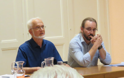 Jacques Guignard (à gauche) et Boris Voirol lors de la soirée de présentation / ©Protestinfo