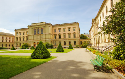 Le bâtiment des Bastions de l&#039;Université de Genève. / iStock / Elenarts