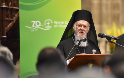 Le patriarche œcuménique Bartholomée à la cathédrale Saint-Pierre de Genève lors d’un culte célébrant le 70e anniversaire du COE © Albin Hillert/COE / Le patriarche œcuménique Bartholomée à la cathédrale Saint-Pierre de Genève lors d’un culte célébrant le 70e anniversaire du COE © Albin Hillert/COE